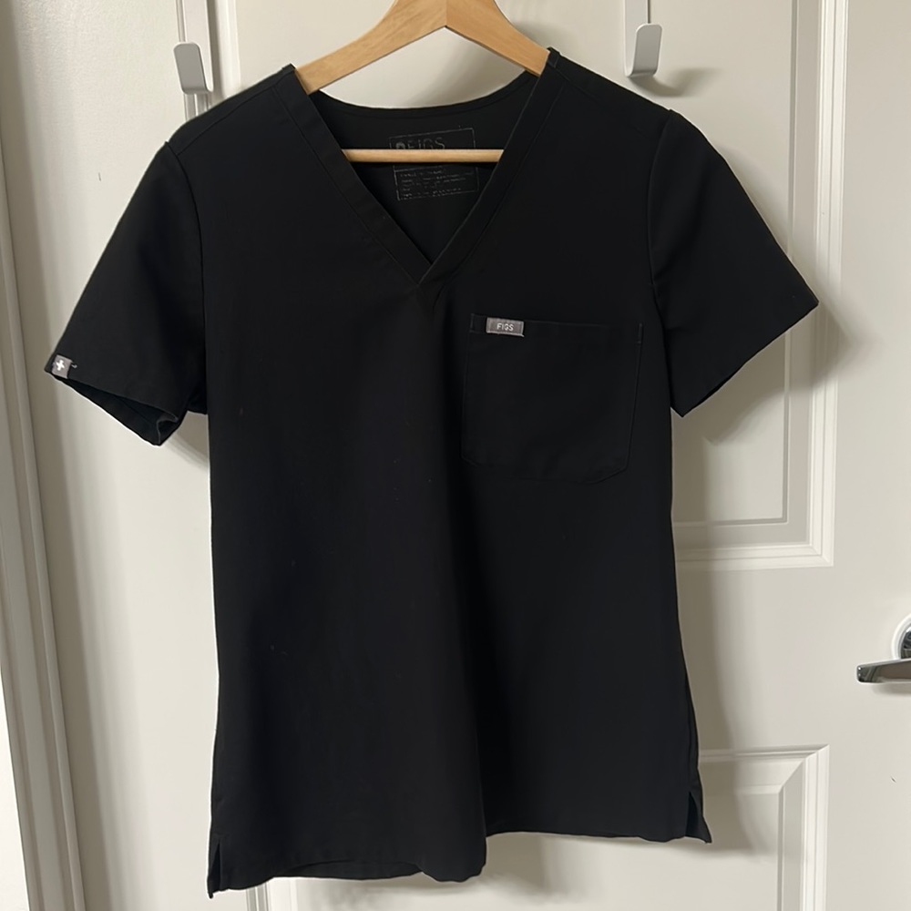 FIGS Catarina One-Pocket Scrub Top